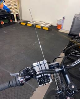 A bicycle with a cable attached to it
AI-generated content may be incorrect.